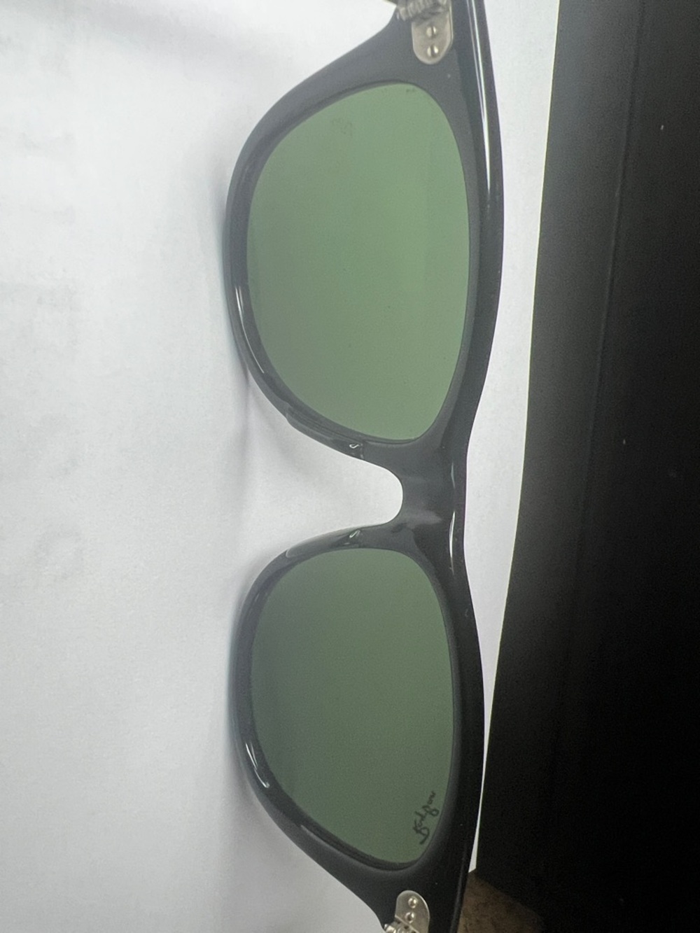 Ray-Ban Black Frame Sunglasses with - Classic Glossy Wayfarer - Picture 4 of 7